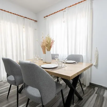 Apartament Beautiful In Harbour Paphos, & Close To *